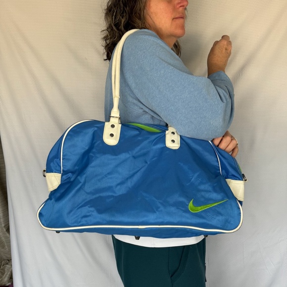 Nike Bags Nike Vintage Blue And Green Duffle Gym Bag Medium Poshmark